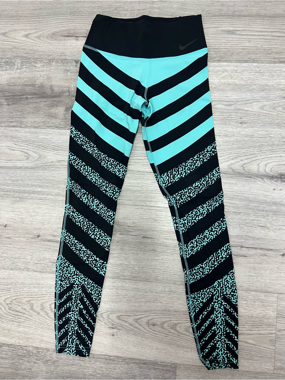 Nike Dri-FIT Leggings XS Aqua Black Graphic Chevron